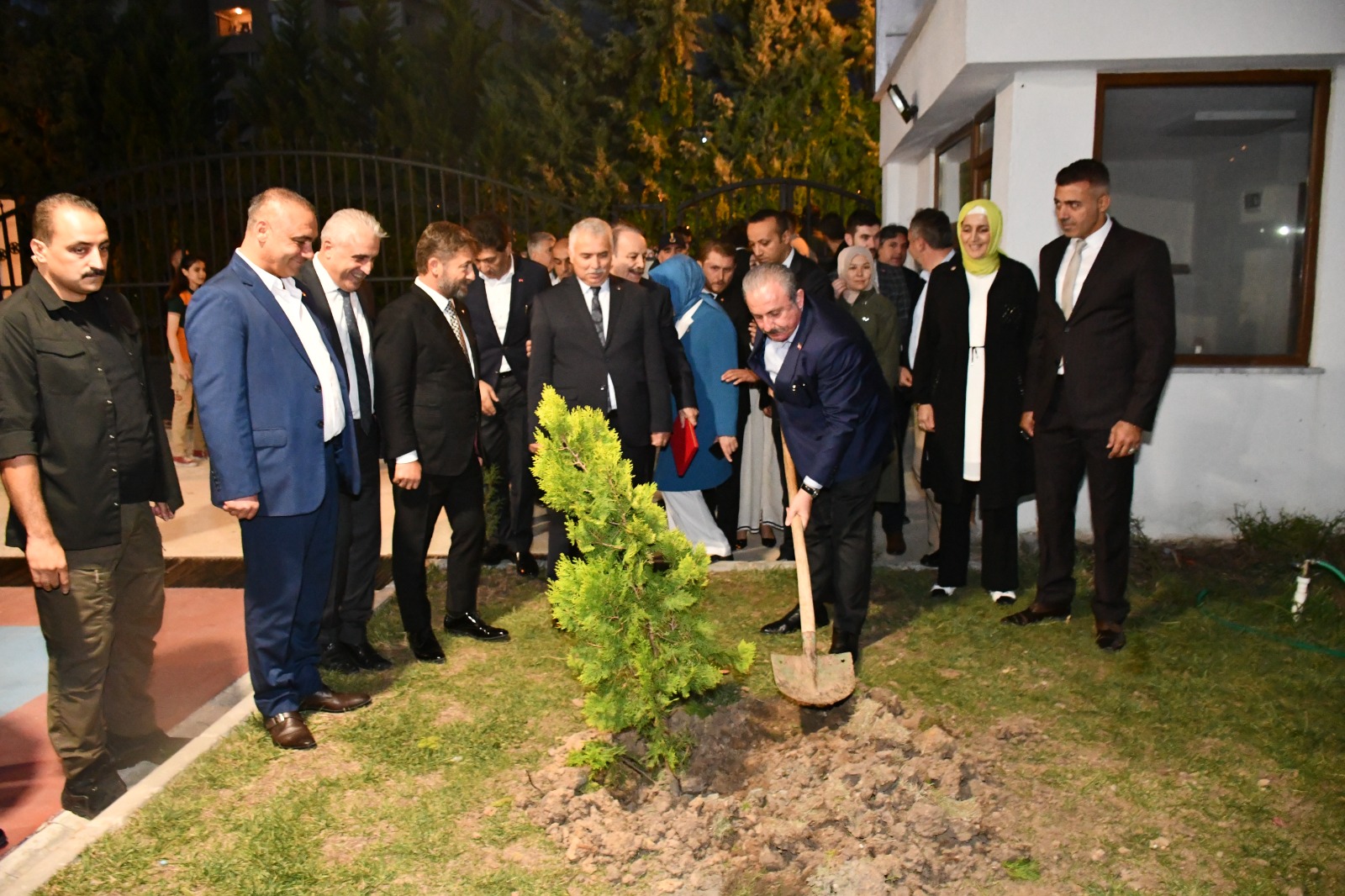 Nazmiye Seyfettin Koçak Ortaokulu Ve Kamu Eğitim Yatırımlarının Toplu ...