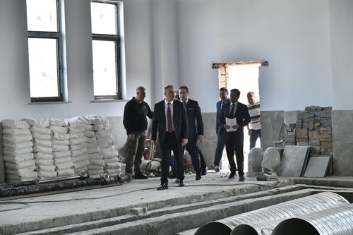 Vali Soytürk Hayrobolu İlçemizde Yaptırılan Yüzme Havuzunda İncelemelerde Bulundu