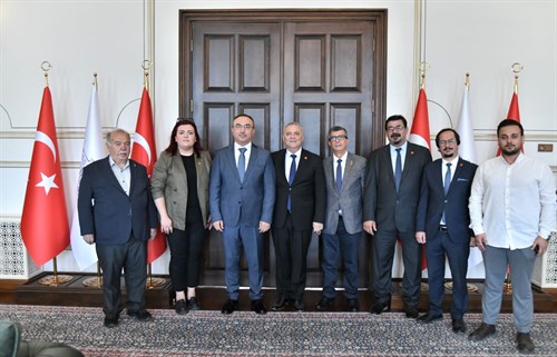 CHP Yeni İl Başkanı Gündoğdu Vali Soytürk’ü Ziyaret Etti